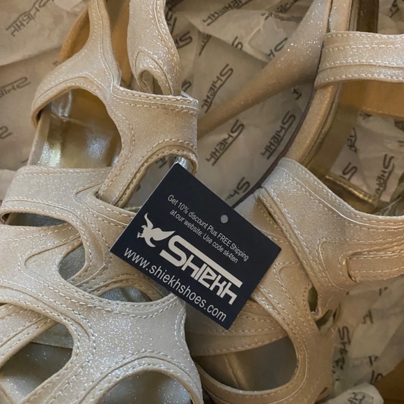 Heels - Picture 6 of 6